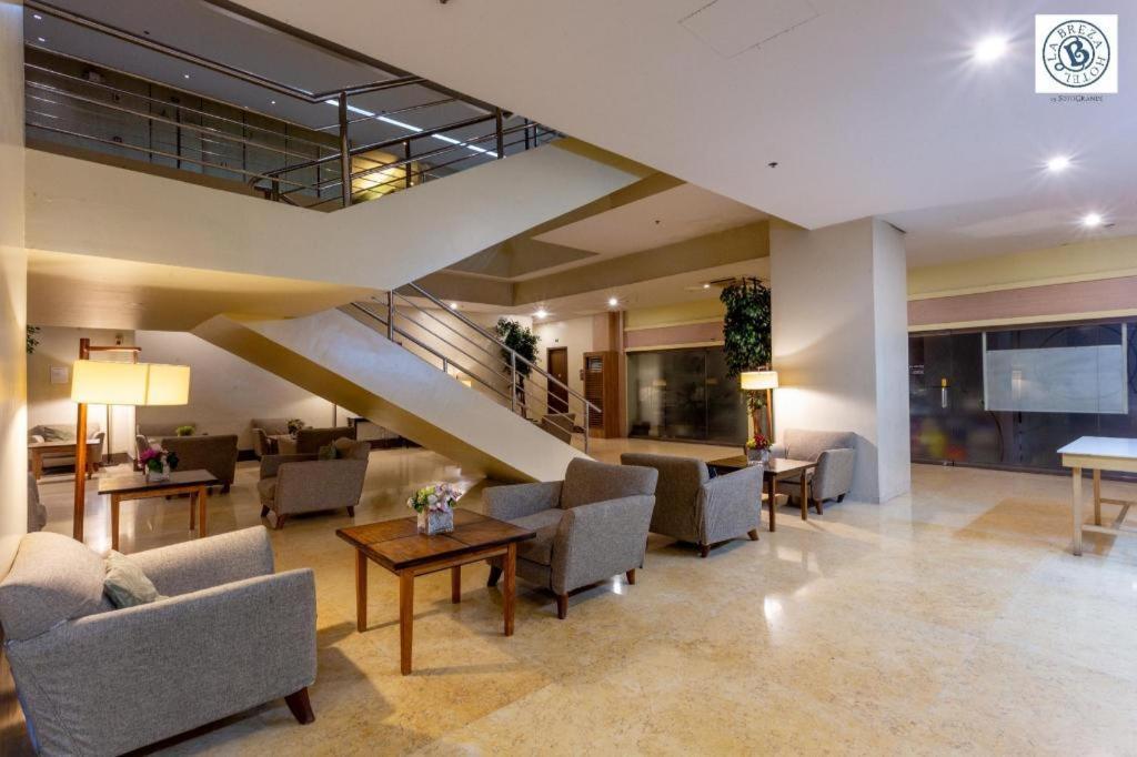 La Breza Hotel Quezon City Extérieur photo