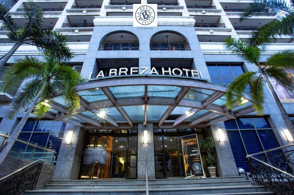 La Breza Hotel Quezon City Extérieur photo