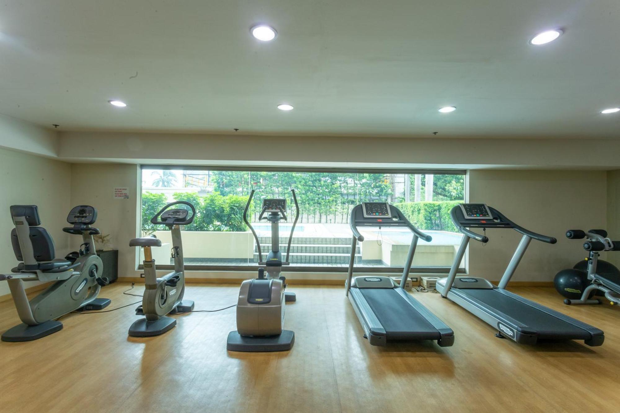 La Breza Hotel Quezon City Extérieur photo
