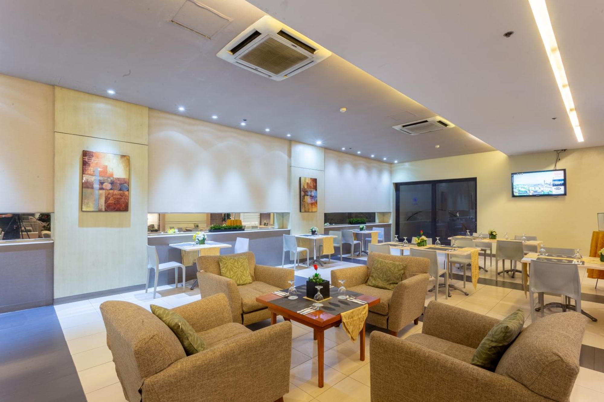 La Breza Hotel Quezon City Extérieur photo