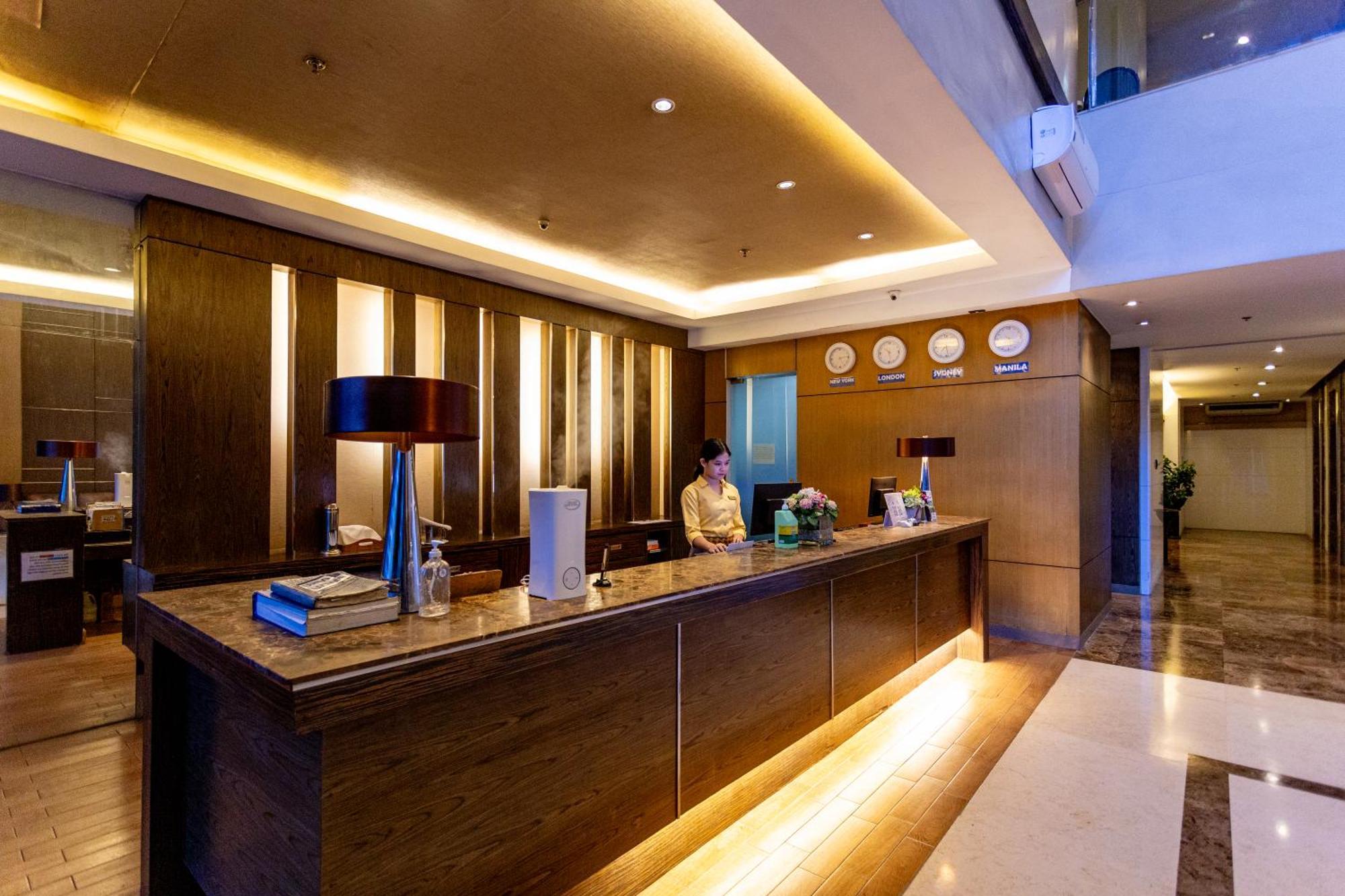 La Breza Hotel Quezon City Extérieur photo