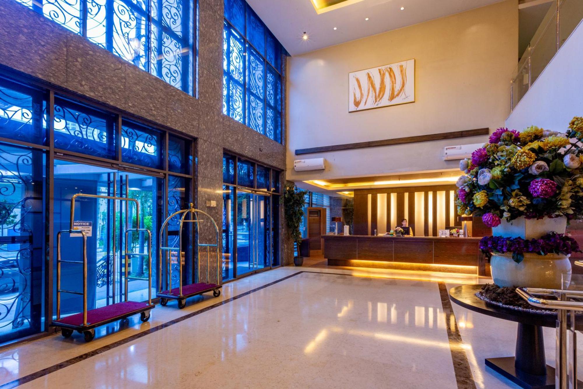 La Breza Hotel Quezon City Extérieur photo