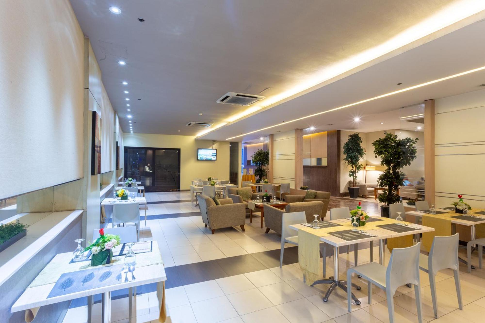 La Breza Hotel Quezon City Extérieur photo