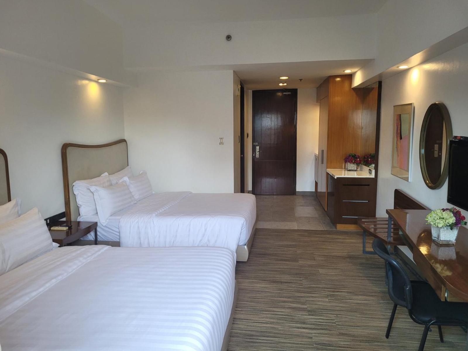 La Breza Hotel Quezon City Extérieur photo