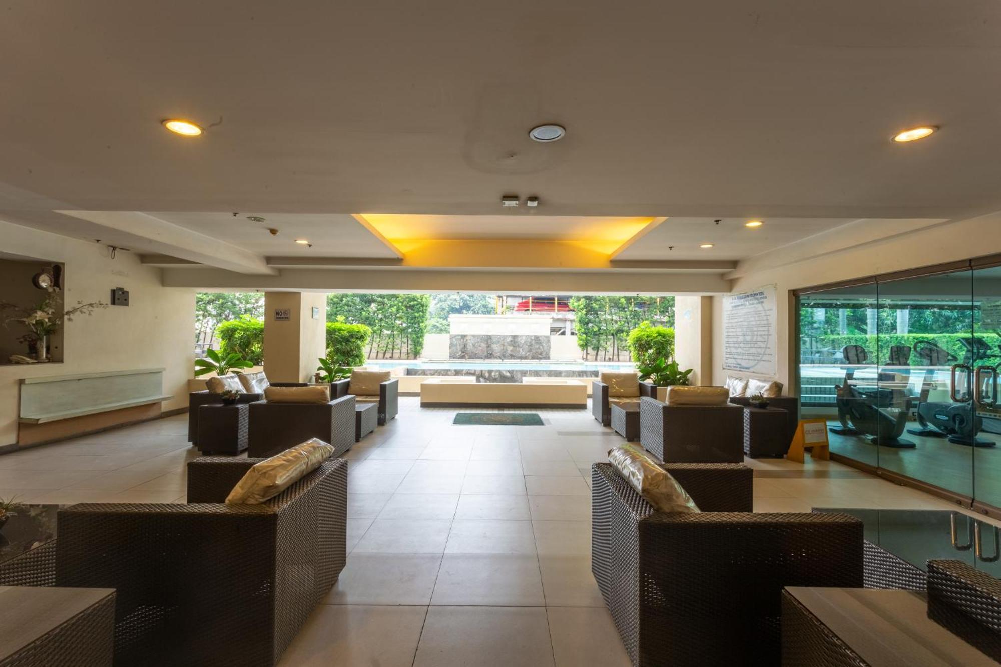 La Breza Hotel Quezon City Extérieur photo