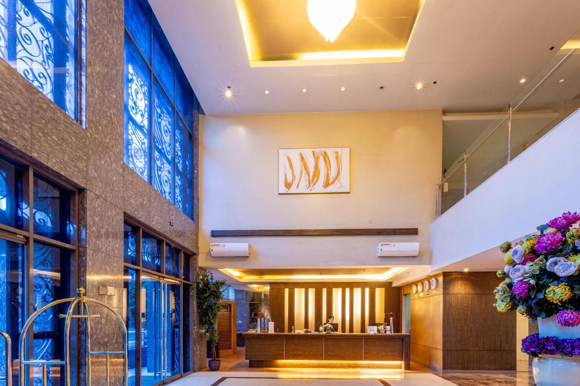 La Breza Hotel Quezon City Extérieur photo