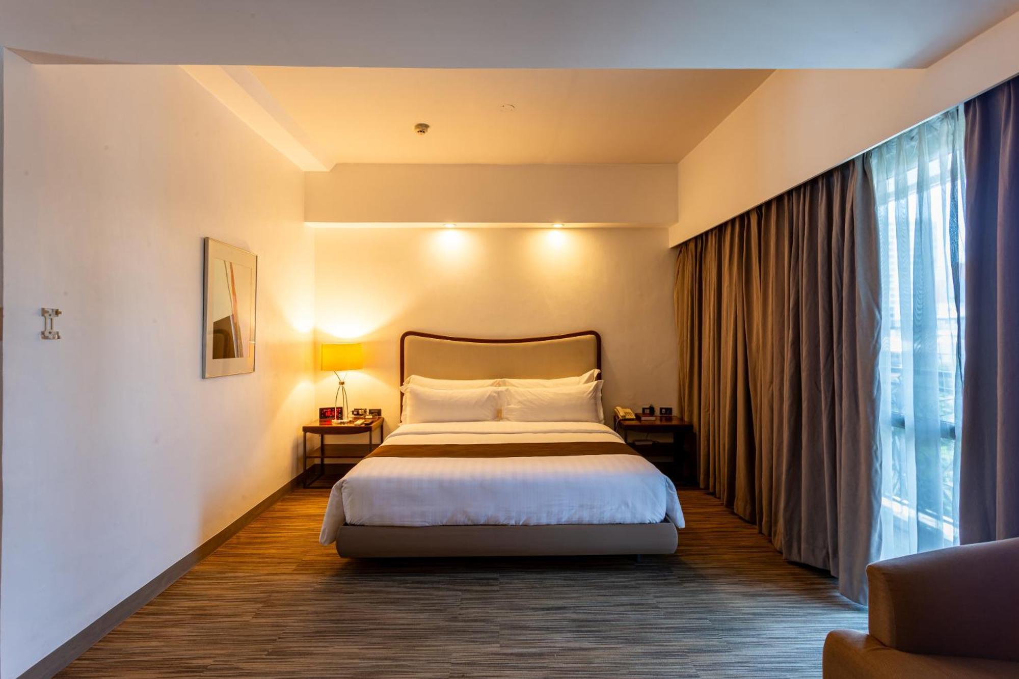 La Breza Hotel Quezon City Extérieur photo