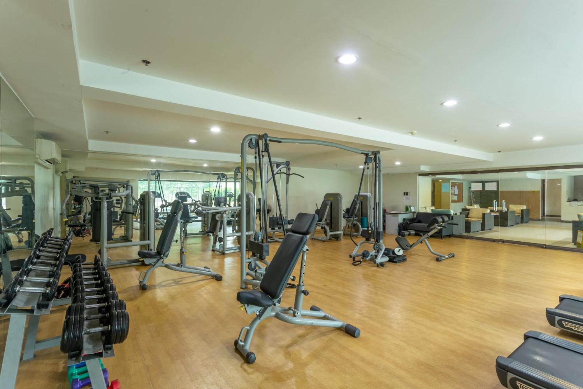 La Breza Hotel Quezon City Extérieur photo