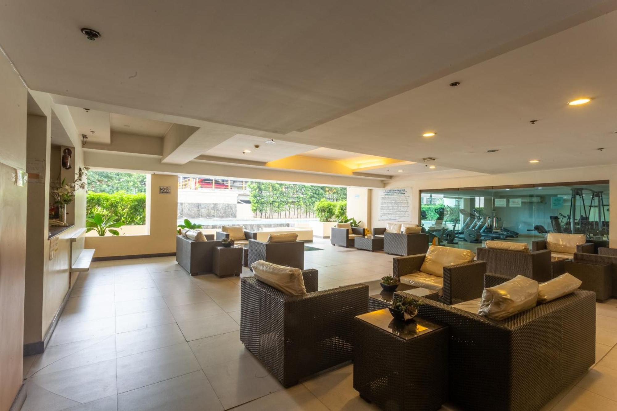 La Breza Hotel Quezon City Extérieur photo