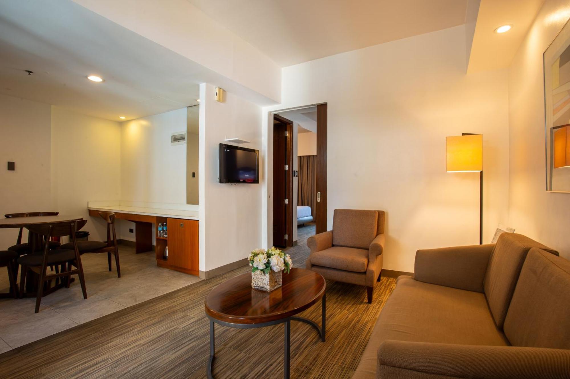 La Breza Hotel Quezon City Extérieur photo