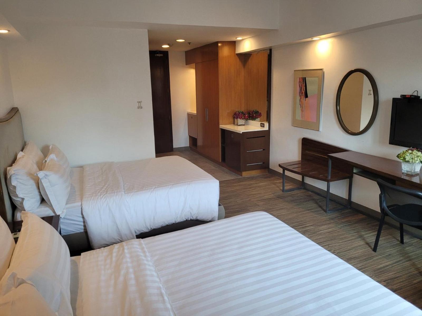 La Breza Hotel Quezon City Extérieur photo